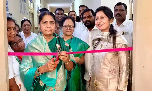 योग्य लड़कियों को HPV का टीका लगवाना चाहिए: MLA सुनीतालक्ष्मी रेड्डी योग्य लड़कियों को HPV का टीका लगवाना चाहिए: MLA सुनीतालक्ष्मी रेड्डी