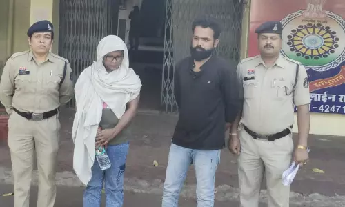 म्यूल खातों को खरीदकर बंगाल के फ्रॉड को बेचते थे, युवती समेत दो गिरफ्तार म्यूल खातों को खरीदकर बंगाल के फ्रॉड को बेचते थे, युवती समेत दो गिरफ्तार