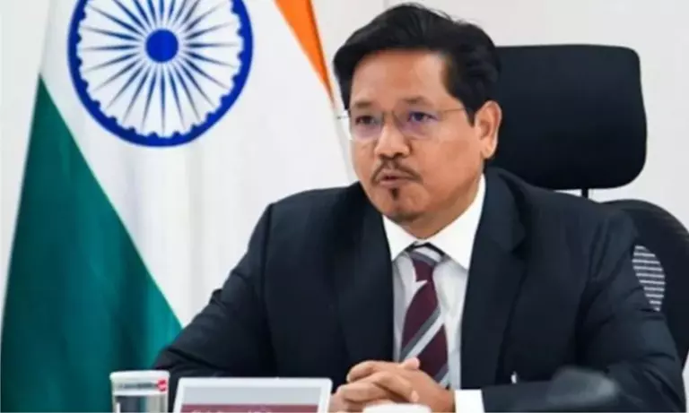Meghalaya CM ने शिफ्टिंग की सलाह को खारिज किया, अशांति के बीच शांति की अपील की Meghalaya CM ने शिफ्टिंग की सलाह को खारिज किया, अशांति के बीच शांति की अपील की