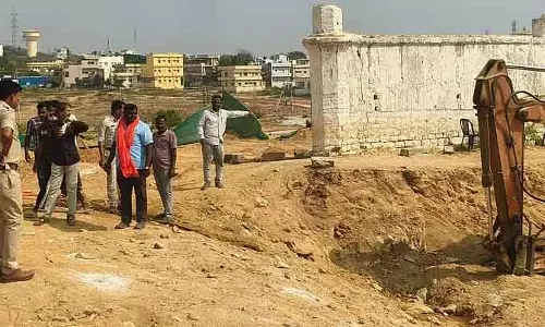 Harpanahalli : अली अदीशा मैदान में ब्लास्ट, घरों को नुकसान Harpanahalli : अली अदीशा मैदान में ब्लास्ट, घरों को नुकसान