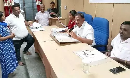 सरकारी ज़मीन पर कब्ज़ा रोकें: MLA रमेश बंदीसिद्दे गौड़ा सरकारी ज़मीन पर कब्ज़ा रोकें: MLA रमेश बंदीसिद्दे गौड़ा