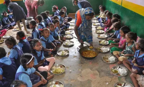 बंगाल के स्कूलों में LPG की कमी, मिड-डे मील पर असर