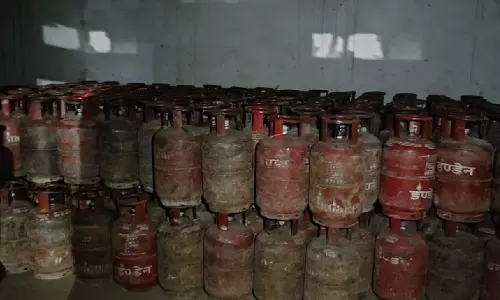 फ्यूल की जमाखोरी पर सख्ती, केंद्र ने राज्यों को जारी किया निर्देश