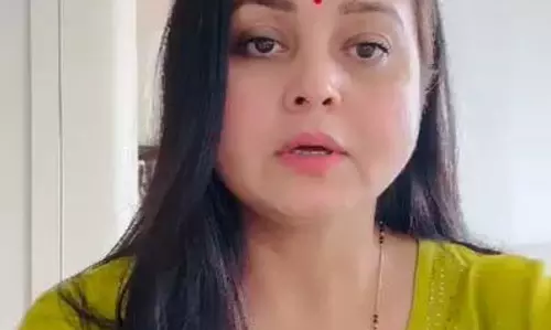 कथित LPG की कमी को लेकर रोहिणी आचार्य ने सरकार का किया घेराव कथित LPG की कमी को लेकर रोहिणी आचार्य ने सरकार का किया घेराव