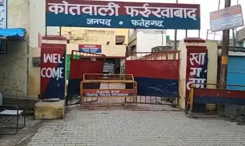 Farrukhabad: पुलिस ने गैंगस्टर के वाहन जब्त कर किया बड़ा खुलासा