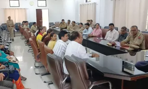Farrukhabad: मासिक बैठक में उपायों और रणनीतियों पर हुई चर्चा