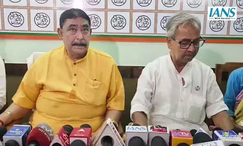 वोटर लिस्ट से नाम हटाने का आरोप, टीएमसी नेता का चुनाव आयोग पर सवाल वोटर लिस्ट से नाम हटाने का आरोप, टीएमसी नेता का चुनाव आयोग पर सवाल