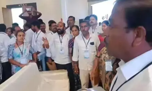 पब्लिक एडमिनिस्ट्रेशन - प्रगति प्लान में MLA को हटाने वाले सरपंच पब्लिक एडमिनिस्ट्रेशन - प्रगति प्लान में MLA को हटाने वाले सरपंच