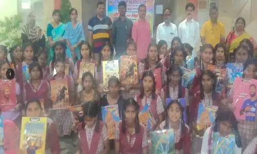 Lions Club के तत्वावधान में कक्षा 10 के छात्रों को परीक्षा पैड वितरित किए गए Lions Club के तत्वावधान में कक्षा 10 के छात्रों को परीक्षा पैड वितरित किए गए