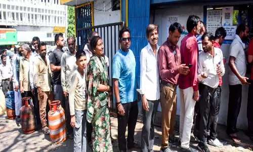 टीएमसी ने LPG संकट पर केंद्र और बीजेपी पर तंज किया