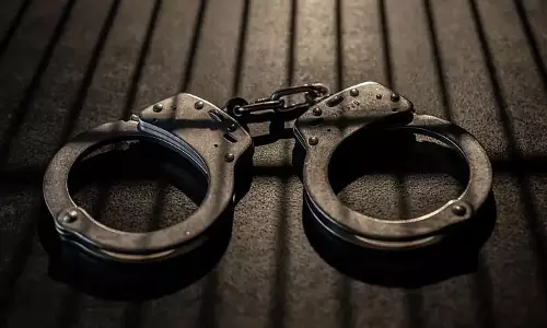दूसरी क्लास के स्टूडेंट का यौन उत्पीड़न करने के आरोप में Teacher गिरफ्तार दूसरी क्लास के स्टूडेंट का यौन उत्पीड़न करने के आरोप में Teacher गिरफ्तार