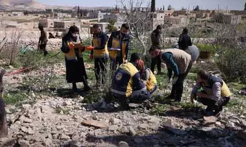 पूर्वी Aleppo में बशर असद शासन के समय की कथित सामूहिक कब्रें मिलीं पूर्वी Aleppo में बशर असद शासन के समय की कथित सामूहिक कब्रें मिलीं