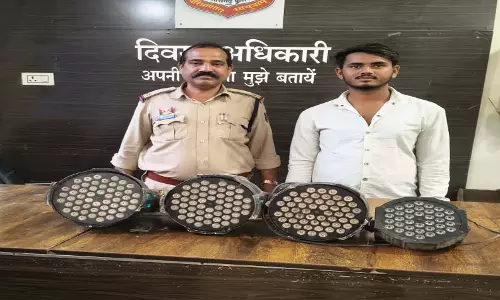 पुलिस ने डीजे और धुमाल कार्यक्रमों में तेज आवाज व प्रतिबंधित लेजर लाइट के खिलाफ की कार्रवाई