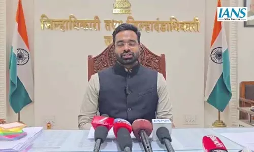 जलगाँव में एलपीजी स्टॉक पूरी तरह उपलब्ध, जिलाधिकारी ने अफवाहों को बताया निराधार जलगाँव में एलपीजी स्टॉक पूरी तरह उपलब्ध, जिलाधिकारी ने अफवाहों को बताया निराधार
