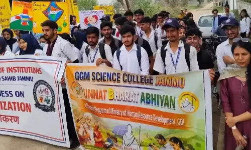 Jammu: जीजीएम साइंस कॉलेज की पहल, स्वास्थ्य जांच शिविर में सेवा