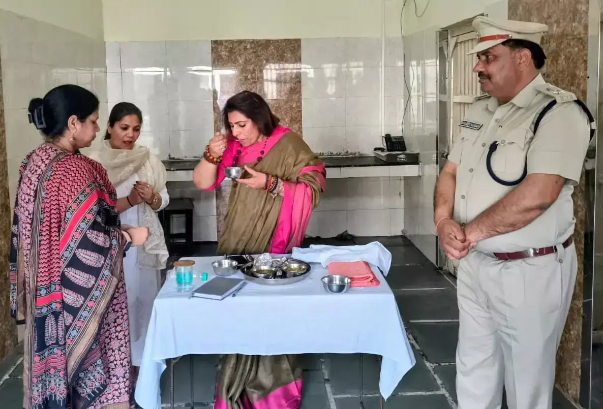 Panipat: पानीपत जेल का निरीक्षण करने पहुंचीं हरियाणा महिला आयोग की प्रमुख Panipat: पानीपत जेल का निरीक्षण करने पहुंचीं हरियाणा महिला आयोग की प्रमुख