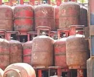 LPG सिलेंडर की आपूर्ति को लेकर केंद्र सरक़ार अलर्ट, मुख्य सचिवों और सभी DGP की हुई बैठक LPG सिलेंडर की आपूर्ति को लेकर केंद्र सरक़ार अलर्ट, मुख्य सचिवों और सभी DGP की हुई बैठक