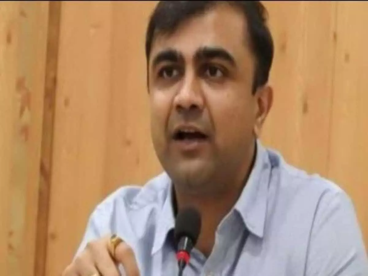 सस्पेंड IAS अफसर की बहाली जल्द, रिश्वत मामले में हुई थी कार्रवाई सस्पेंड IAS अफसर की बहाली जल्द, रिश्वत मामले में हुई थी कार्रवाई