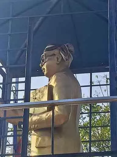 Tamil Nadu : पुदुक्कोट्टई में अंबेडकर की मूर्ति के अपमान की शिकायत Tamil Nadu : पुदुक्कोट्टई में अंबेडकर की मूर्ति के अपमान की शिकायत