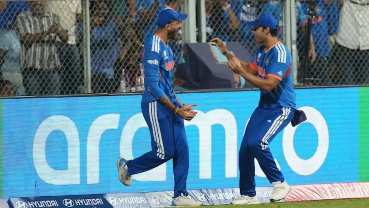 बेस्ट फील्डर के लिए 10K रुपये! T20 WC जीत के बाद स्काई का चौंकाने वाला खुलासा बेस्ट फील्डर के लिए 10K रुपये! T20 WC जीत के बाद स्काई का चौंकाने वाला खुलासा