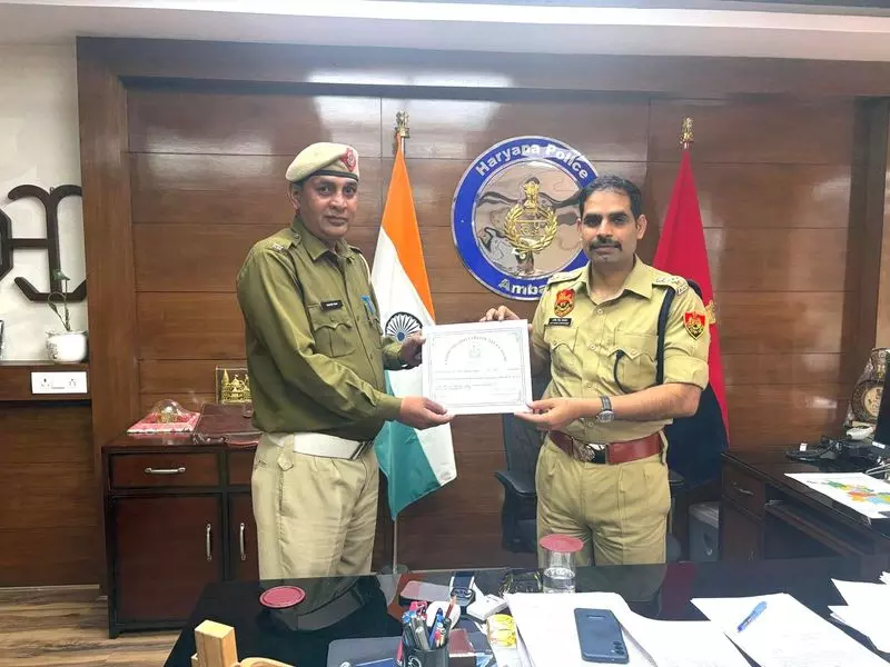 Ambala में पुलिस ने डूबती लड़की को बचाया, तारीफ़ मिली Ambala में पुलिस ने डूबती लड़की को बचाया, तारीफ़ मिली