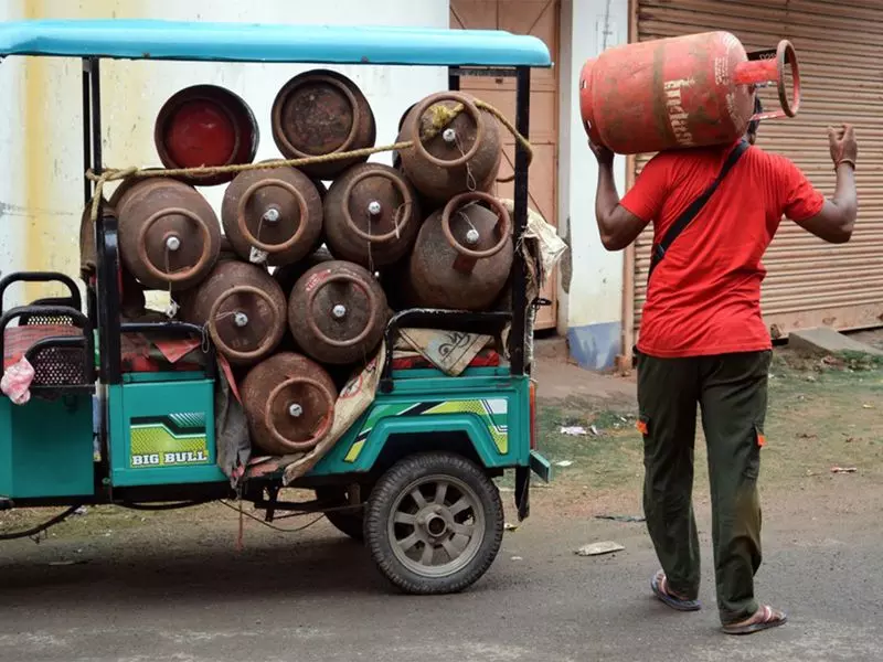 LPG की कीमतों में बढ़ोतरी वापस लें: हरियाणा कांग्रेस प्रमुख राव नरेंद्र सिंह LPG की कीमतों में बढ़ोतरी वापस लें: हरियाणा कांग्रेस प्रमुख राव नरेंद्र सिंह