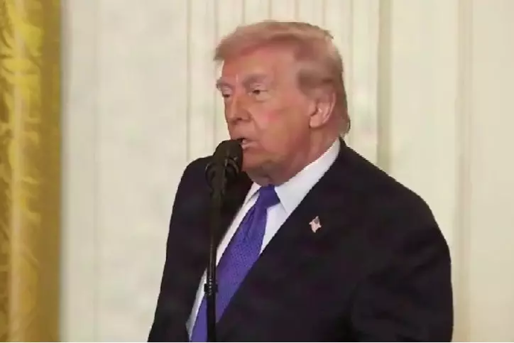 Trump ने ईरान हमलों को तेल की कम कीमतों से जोड़ा Trump ने ईरान हमलों को तेल की कम कीमतों से जोड़ा