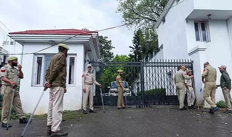 Farooq Abdullah के हमलावर ने कहा, 20 साल से उन्हें मारना चाहता था Farooq Abdullah के हमलावर ने कहा, 20 साल से उन्हें मारना चाहता था