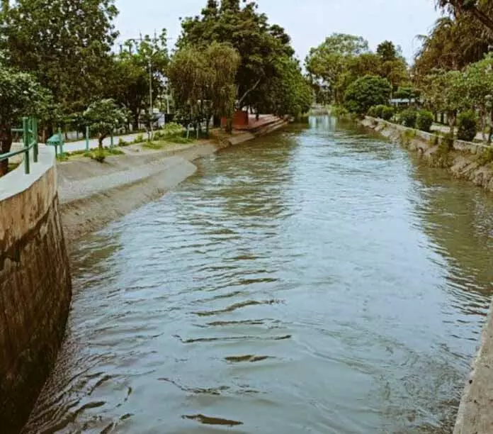 KATHUA: पूर्व एमएलसी ने एलजी से नहर का पानी छोड़ने की अपील की KATHUA: पूर्व एमएलसी ने एलजी से नहर का पानी छोड़ने की अपील की