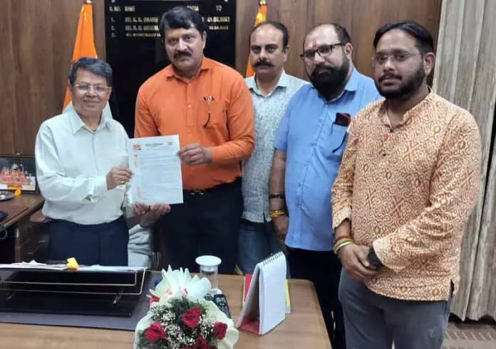 एसएस ने J&K में पंचायत और नगर निगम चुनावों से पहले वोटर लिस्ट को शुद्ध करने की मांग की एसएस ने J&K में पंचायत और नगर निगम चुनावों से पहले वोटर लिस्ट को शुद्ध करने की मांग की