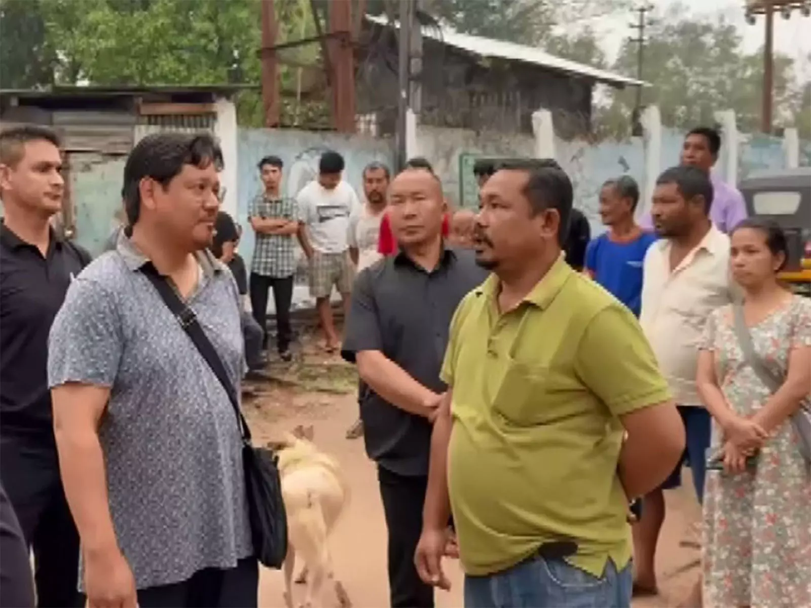 मेघालय के CM संगमा ने प्रभावित इलाकों में तुरंत खाने की मदद का आदेश दिया मेघालय के CM संगमा ने प्रभावित इलाकों में तुरंत खाने की मदद का आदेश दिया