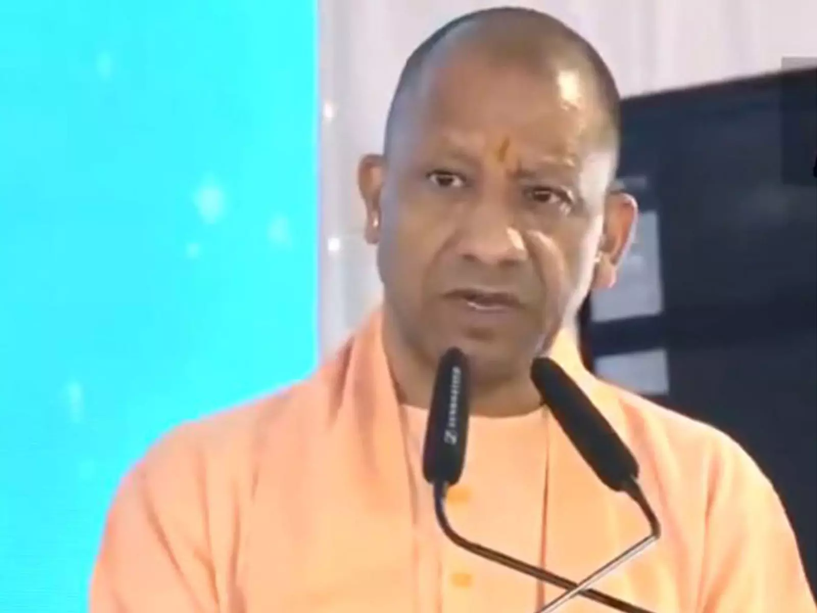 UP के सीएम योगी आदित्यनाथ ने बलरामपुर में सुरक्षा और हेल्थकेयर पर रिव्यू मीटिंग की UP के सीएम योगी आदित्यनाथ ने बलरामपुर में सुरक्षा और हेल्थकेयर पर रिव्यू मीटिंग की