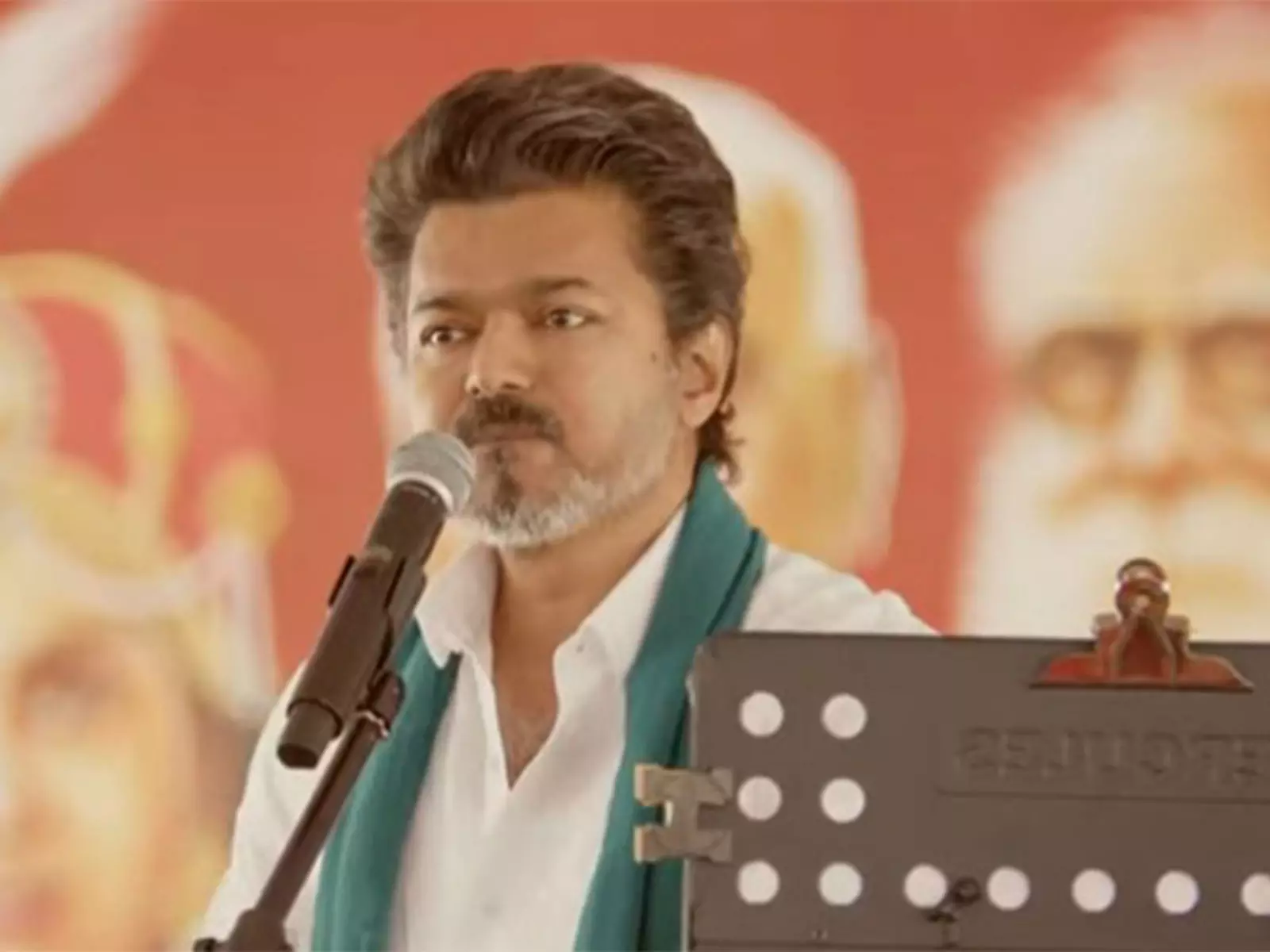 TVK चीफ़ विजय ने तमिलनाडु में बढ़ते क्राइम के लिए MK स्टालिन की आलोचना की TVK चीफ़ विजय ने तमिलनाडु में बढ़ते क्राइम के लिए MK स्टालिन की आलोचना की