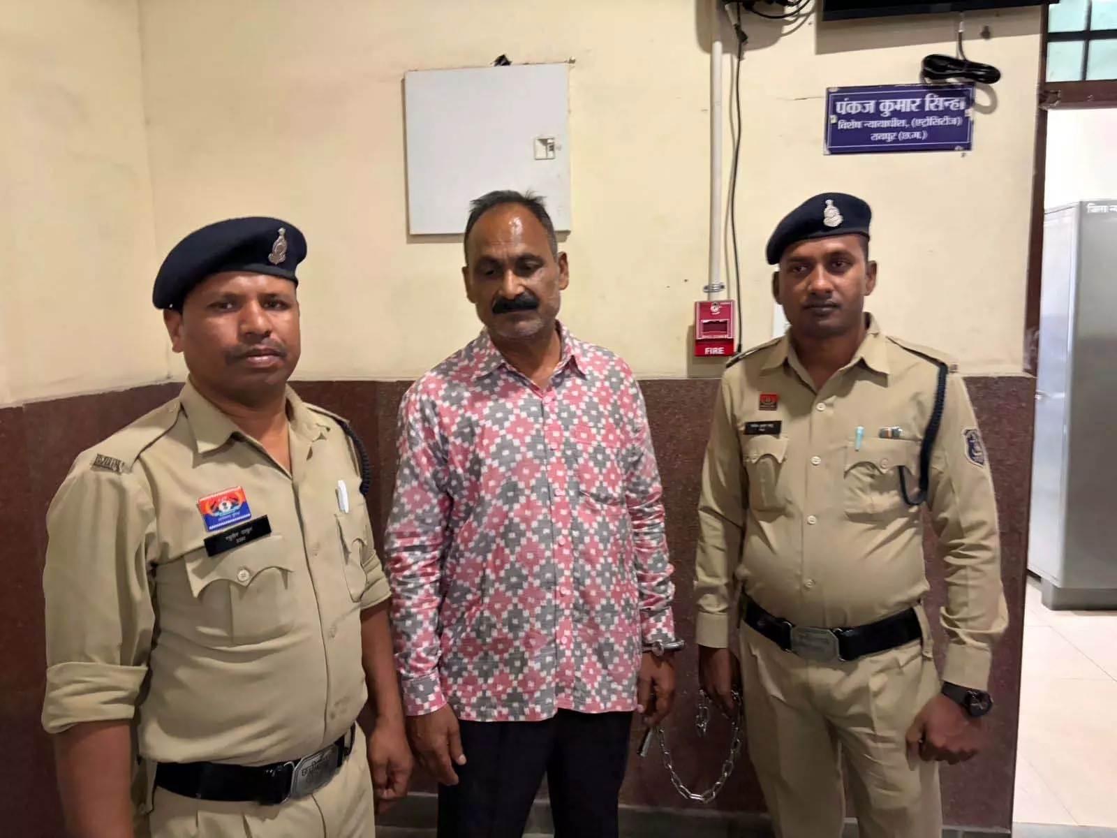 61 किलो गांजा तस्करी मामले में बड़ा फैसला, दो आरोपियों को 15-15 साल की सजा 61 किलो गांजा तस्करी मामले में बड़ा फैसला, दो आरोपियों को 15-15 साल की सजा