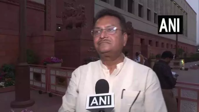 संसद में सिलेंडर दिखाकर राजनीति कर रहा विपक्ष: मनीष जायसवाल संसद में सिलेंडर दिखाकर राजनीति कर रहा विपक्ष: मनीष जायसवाल