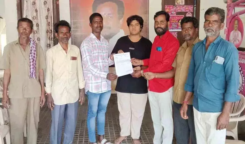 CITU के नागराजू ने पंचायत कर्मचारियों पर विधानसभा में बहस का आह्वान किया CITU के नागराजू ने पंचायत कर्मचारियों पर विधानसभा में बहस का आह्वान किया