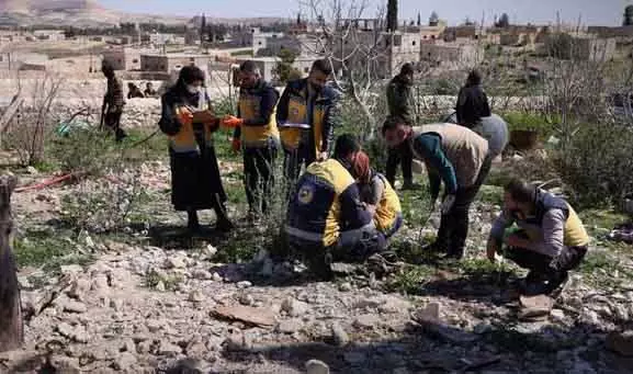 पूर्वी Aleppo में बशर असद शासन के समय की कथित सामूहिक कब्रें मिलीं पूर्वी Aleppo में बशर असद शासन के समय की कथित सामूहिक कब्रें मिलीं