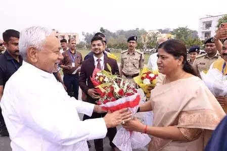 बिहार: नीतीश कुमार की प्रशंसा करते हुए लेशी सिंह भावुक हुईं बिहार: नीतीश कुमार की प्रशंसा करते हुए लेशी सिंह भावुक हुईं