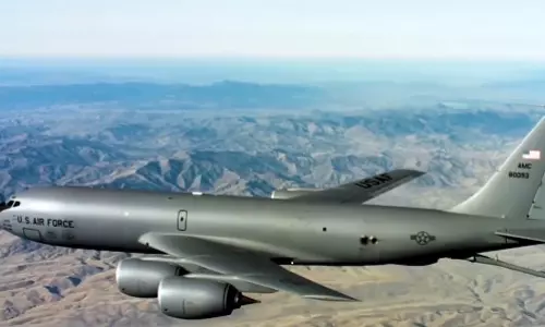 जीत का दावा कर रहे ट्रंप को झटका, अमेरिका का KC-135 विमान इराक में गिरा