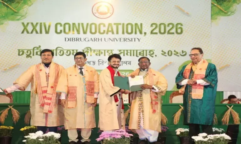 Assam: डिब्रूगढ़ विश्वविद्यालय में 24वां दीक्षांत समारोह आयोजित