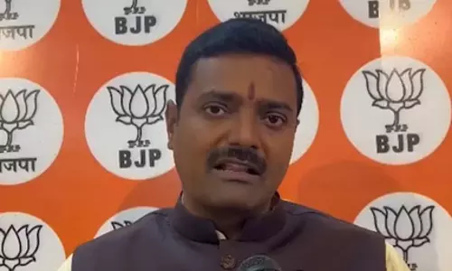देश में पेट्रोलियम की कोई कमी नहीं, कुछ राजनीतिक दल अफवाहें फैला रहे : राकेश त्रिपाठी देश में पेट्रोलियम की कोई कमी नहीं, कुछ राजनीतिक दल अफवाहें फैला रहे : राकेश त्रिपाठी
