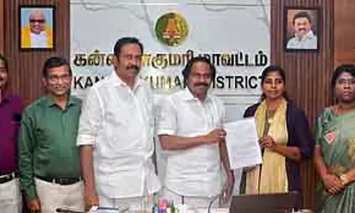 Tamil Nadu : यात्रियों के हमले में मारे गए कंडक्टर की पत्नी को सरकारी नौकरी मिली Tamil Nadu : यात्रियों के हमले में मारे गए कंडक्टर की पत्नी को सरकारी नौकरी मिली