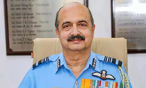 भारत के लिए मज़बूत हवाई सुरक्षा, पश्चिम एशिया संघर्ष से मिली सीख: Former IAF Chief भारत के लिए मज़बूत हवाई सुरक्षा, पश्चिम एशिया संघर्ष से मिली सीख: Former IAF Chief