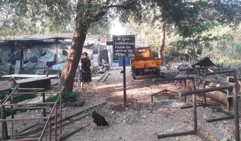 Peddapalli: सिंगारेनी खदानों में CCTV और सुरक्षा के बावजूद स्क्रैप चोरी की घटनाओं में इजाफा Peddapalli: सिंगारेनी खदानों में CCTV और सुरक्षा के बावजूद स्क्रैप चोरी की घटनाओं में इजाफा