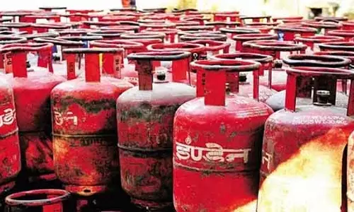 कुकिंग गैस के अवैध भंडारण और Black Gas की बिक्री के खिलाफ सख्त कार्रवाई: राज्य सरकार की चेतावनी