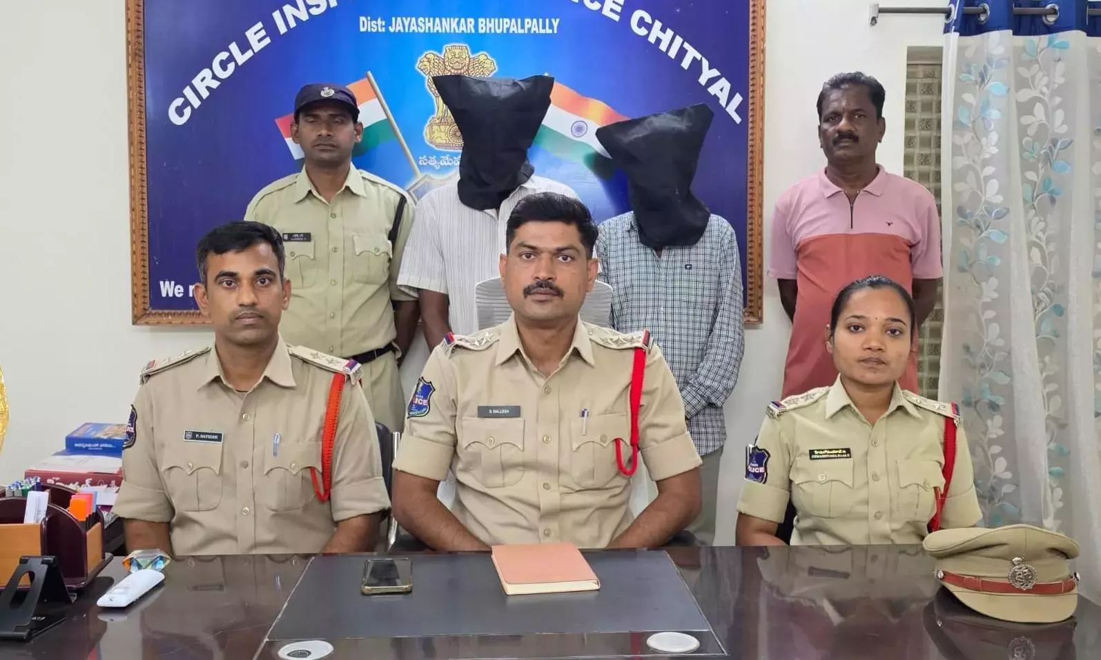 Telangana : 65,000 रुपये की गांजा के साथ दो गिरफ्तार