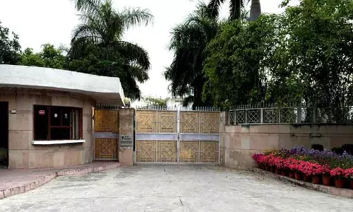 Rohtak विश्वविद्यालय के पूर्व कुलपति ने विवाद के बीच सरकारी आवास खाली किया Rohtak विश्वविद्यालय के पूर्व कुलपति ने विवाद के बीच सरकारी आवास खाली किया