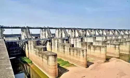 Telangana : मेडिगड्डा में तकनीकी समस्याओं के कारण सिंचाई परीक्षण रुके Telangana : मेडिगड्डा में तकनीकी समस्याओं के कारण सिंचाई परीक्षण रुके