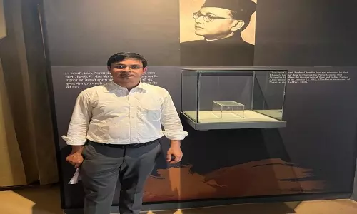 लाल किला संग्रहालय से नेताजी की टोपी गायब, उनके प्रपौत्र चंद्र कुमार बोस का दावा लाल किला संग्रहालय से नेताजी की टोपी गायब, उनके प्रपौत्र चंद्र कुमार बोस का दावा