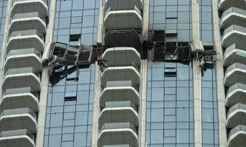 Dubai पर फिर हमला, धमाके से इमारतें हिलीं; कोई घायल नहीं Dubai पर फिर हमला, धमाके से इमारतें हिलीं; कोई घायल नहीं